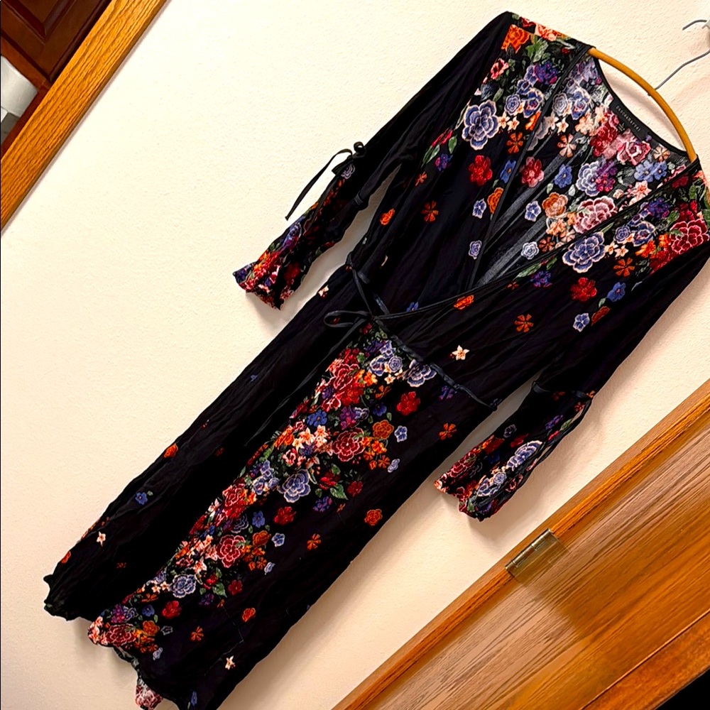 Coverup, large floral self tie. New without tags